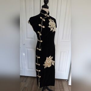 Elegant Black and Cream Floral Dress